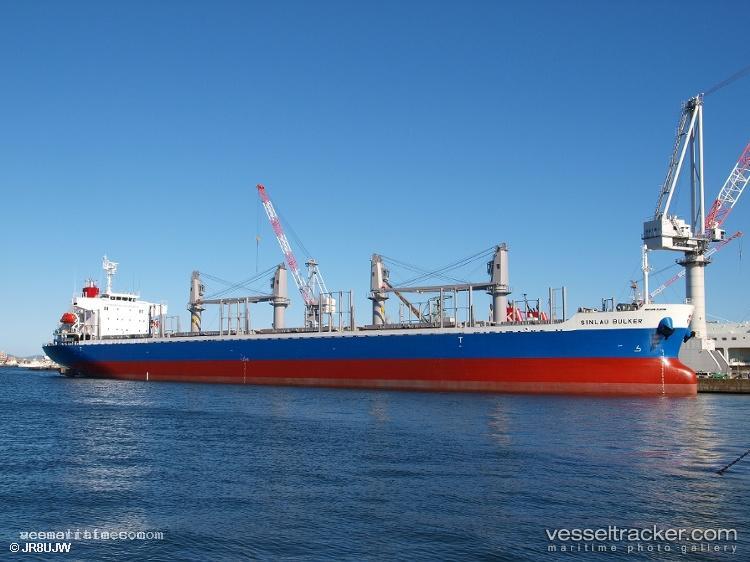 Sinlau-Bulker - Bulk Carrier vessel registered in Panama