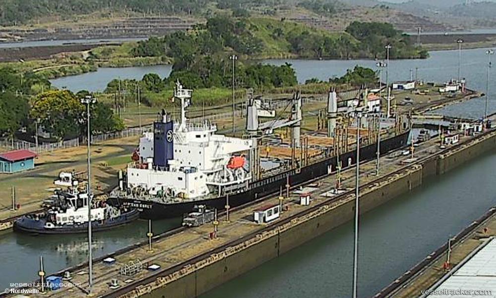 Manta-Uraz - Bulk Carrier vessel registered in Marshall Islands
