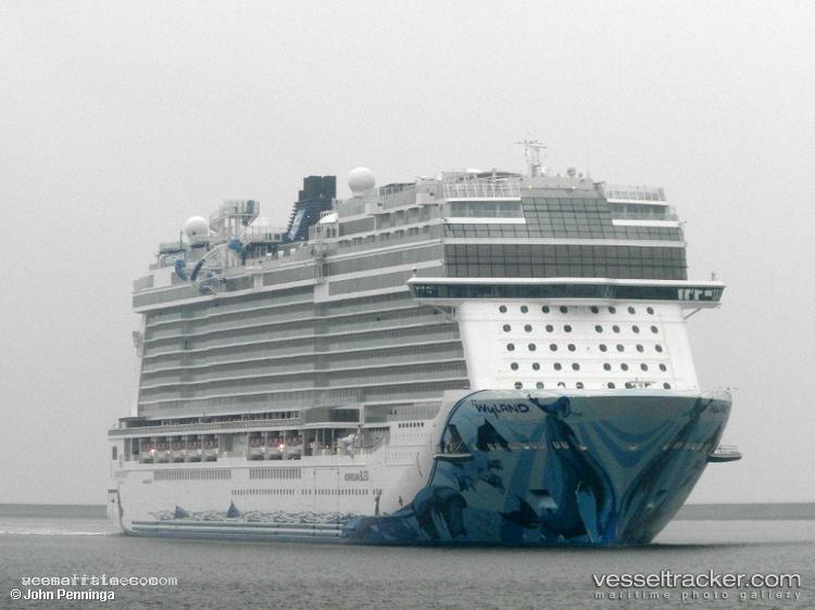Norwegian-Bliss - Cruise Ship vessel registered in Bahamas