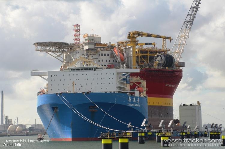 Xin-Guang-Hua - Heavy Load Carrier vessel registered in Hong Kong