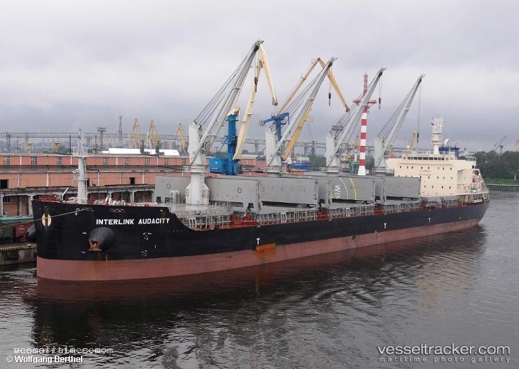 Tomini-Mistral - Bulk Carrier vessel registered in Marshall Islands