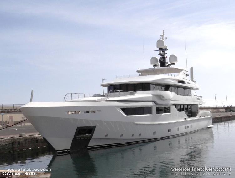Axios - Yacht vessel registered in Malta