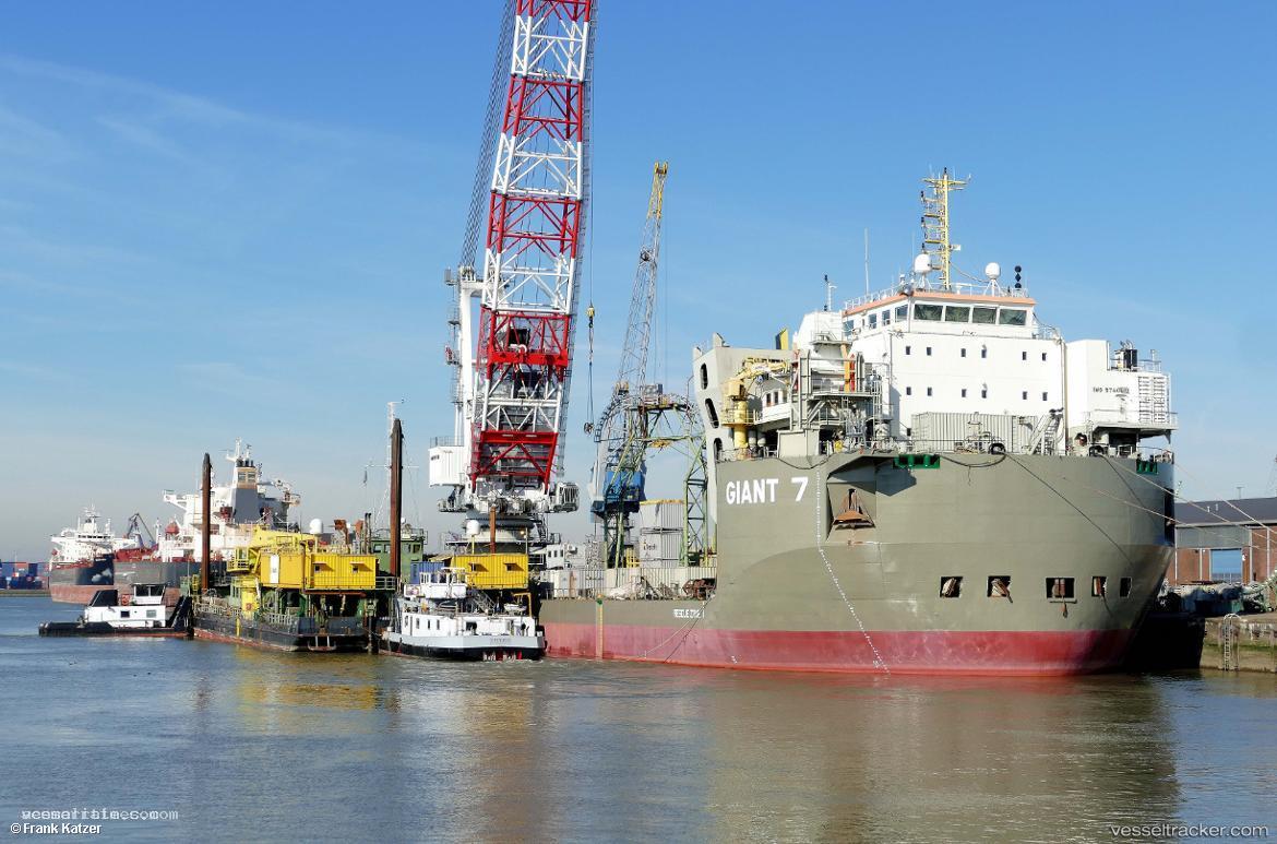 Giant-7 - Heavy Load Carrier vessel registered in Belgium