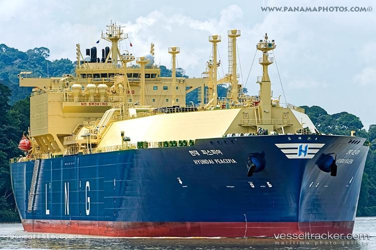 Hyundai-Peacepia - Lng Tanker vessel registered in Panama