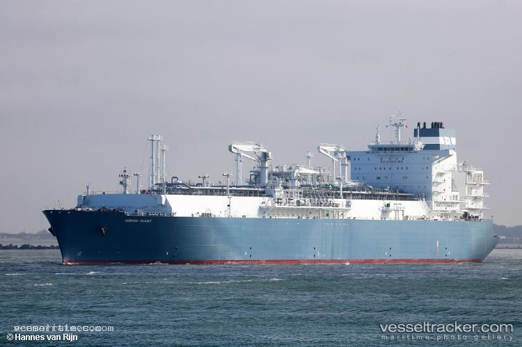 Hoegh-Giant - Fsru Tanker vessel registered in Singapore
