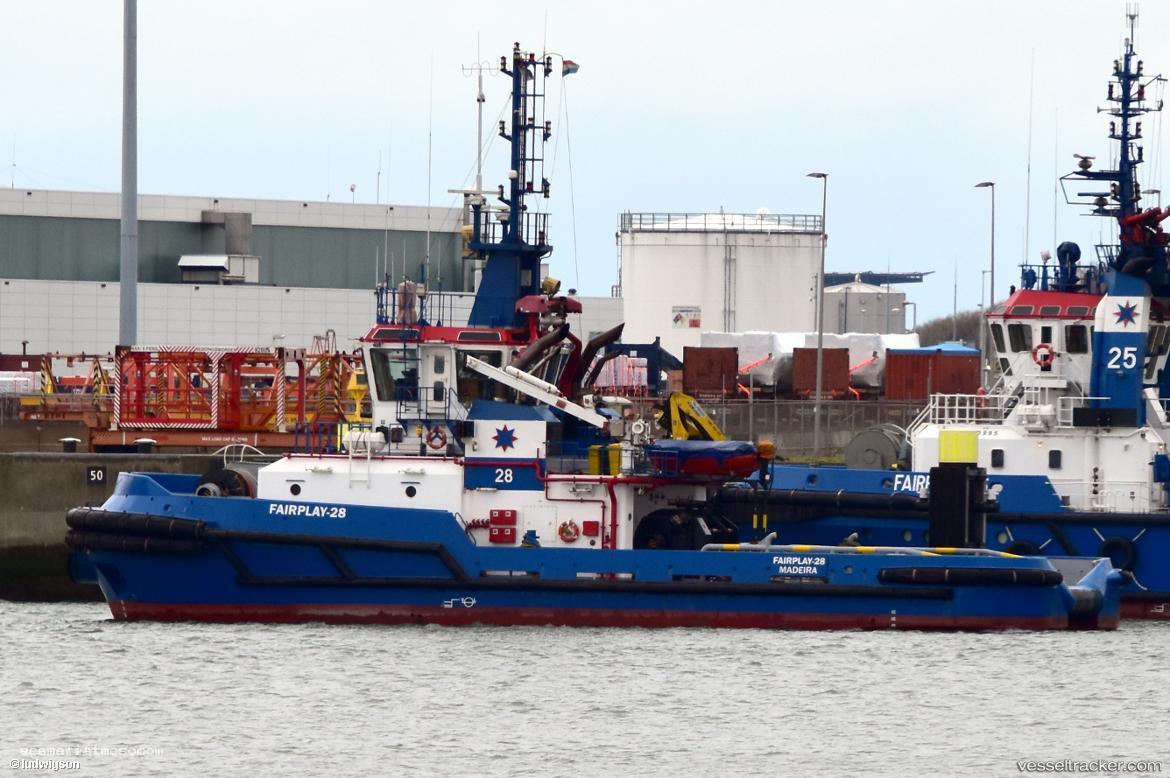 Fairplay-28 - [tug.fire_fighting_tug] vessel registered in Portugal