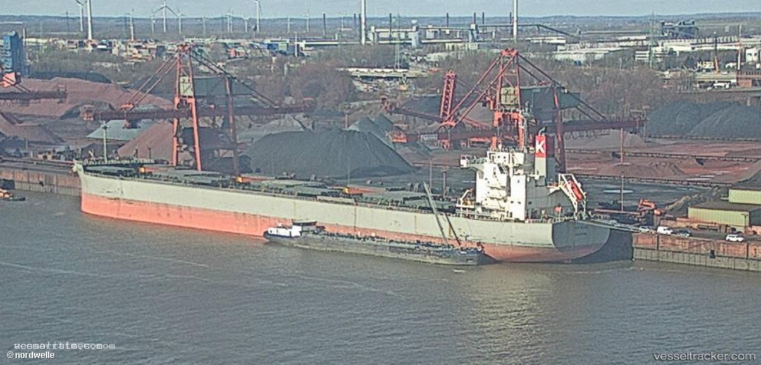 Iris-Bliss - Bulk Carrier vessel registered in Singapore