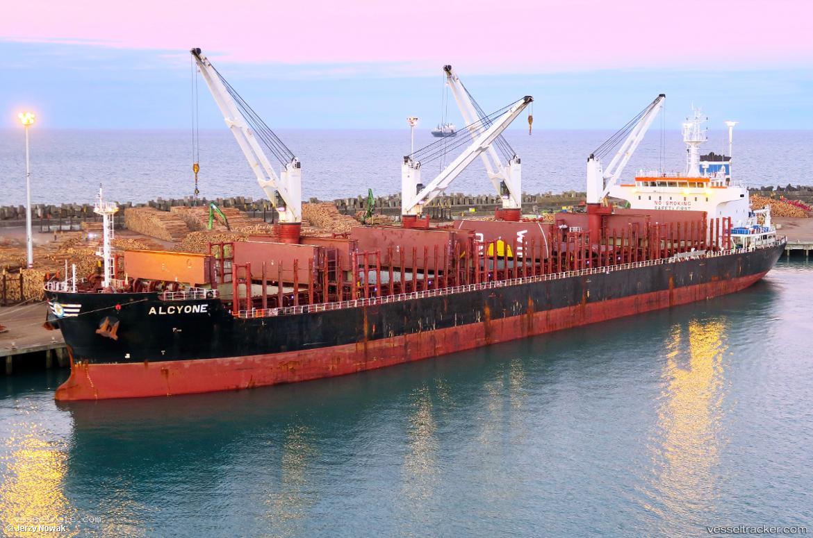 Astro-Orion - Bulk Carrier vessel registered in Bahamas