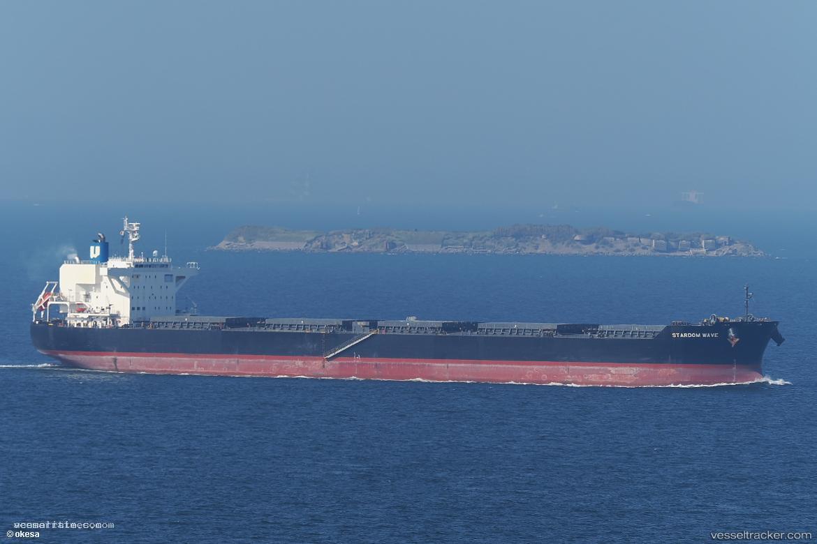 Stardom-Wave - Bulk Carrier vessel registered in Panama