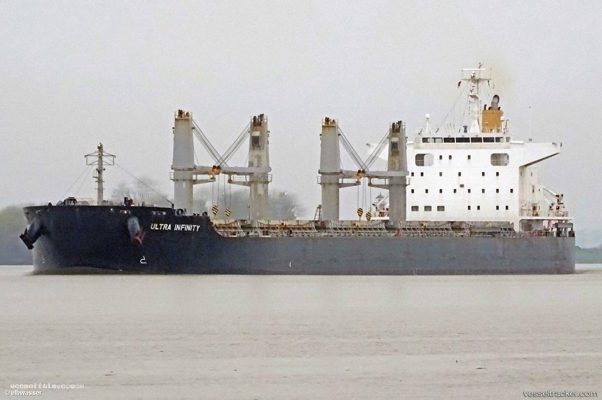 Ultra-Infinity - Bulk Carrier vessel registered in Singapore