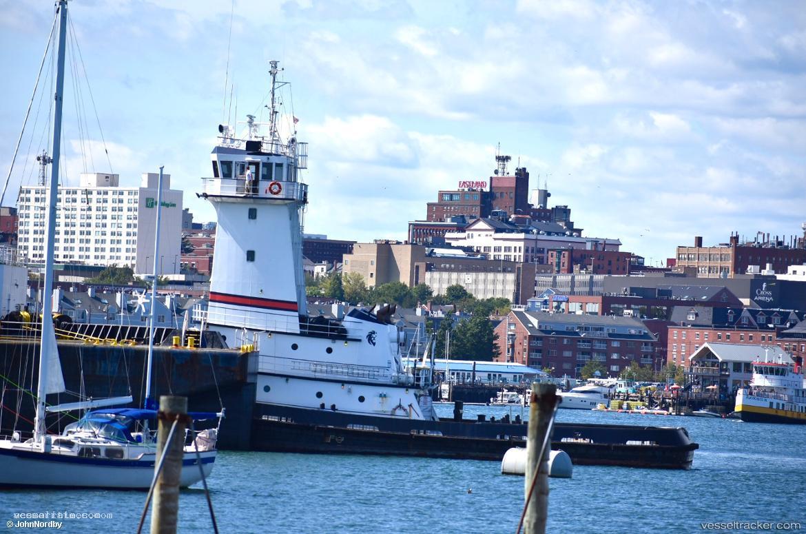 Emery-Zidell - Pusher Tug vessel registered in United States of America