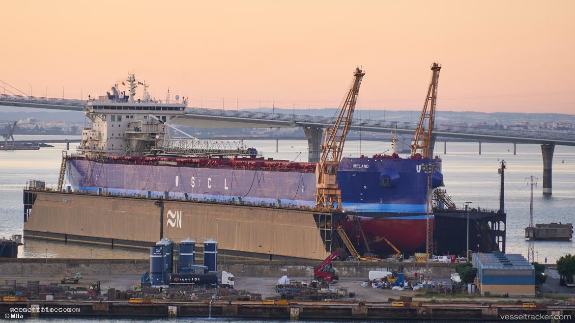 Ireland - Self Discharging Bulk Carrier vessel registered in Bahamas