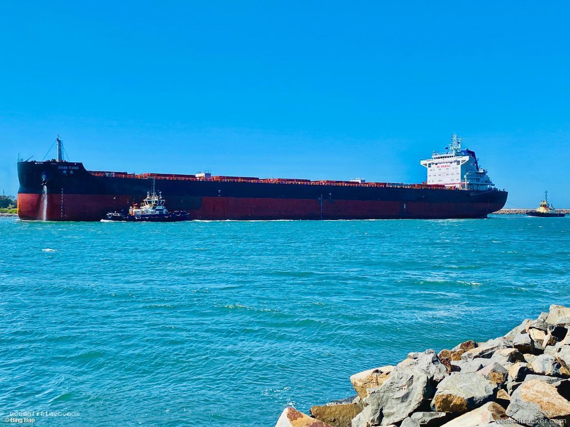 Shun-Tong - Bulk Carrier vessel registered in Singapore