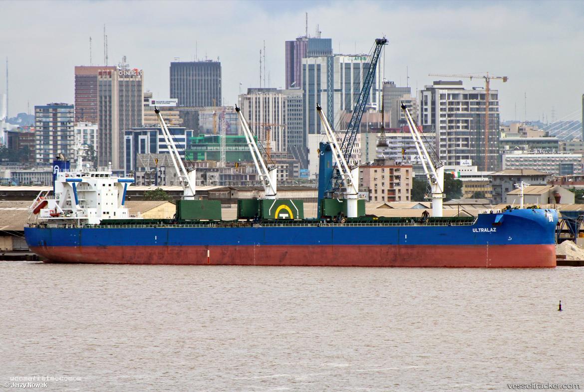 Ultralaz - Bulk Carrier vessel registered in Singapore