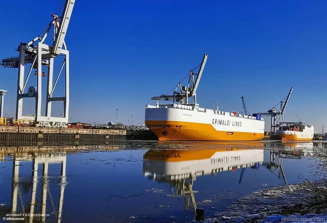 Grande-New-Jersey - Vehicles Carrier vessel registered in Italy