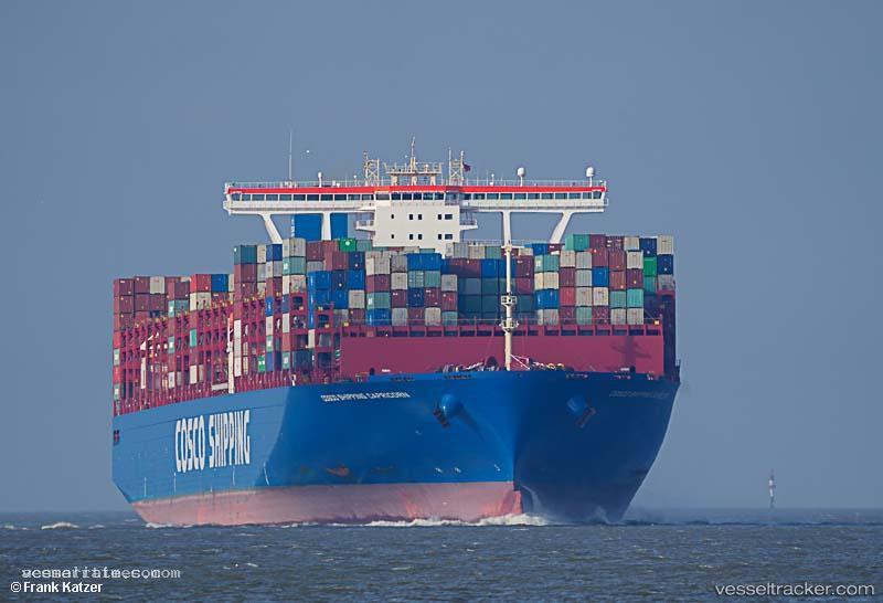 Cosco-Capricorn - Container Ship vessel registered in Hong Kong