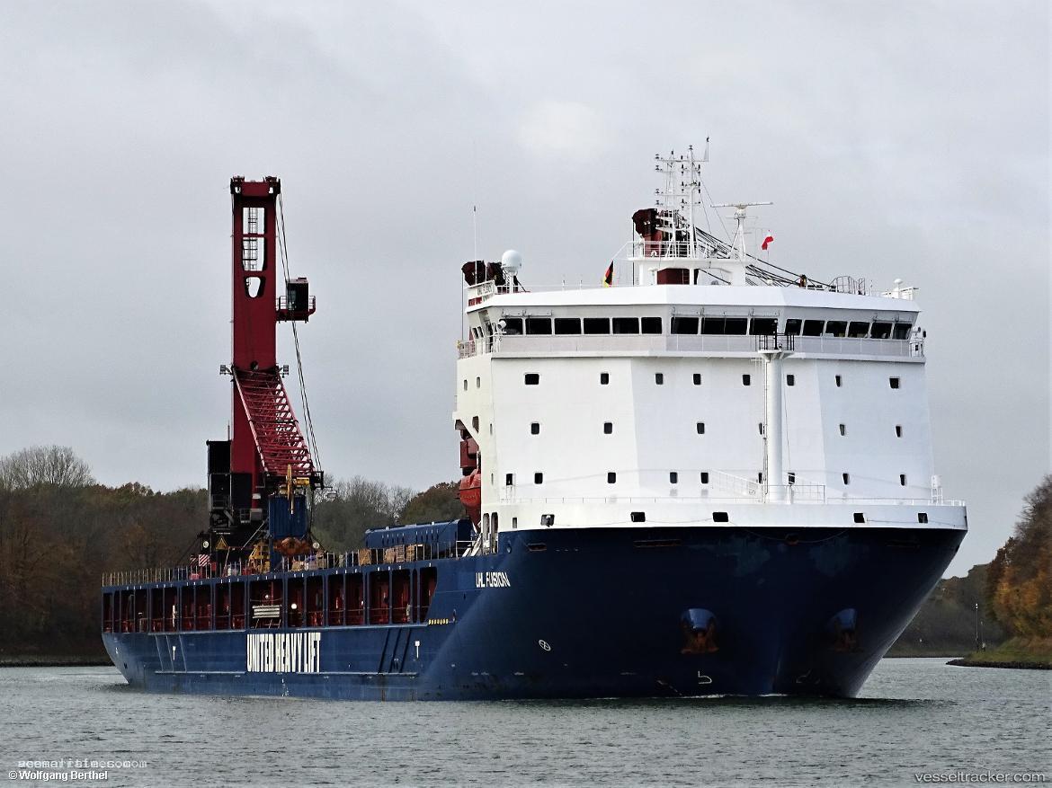 Uhl-Fusion - Heavy Load Carrier vessel registered in Portugal