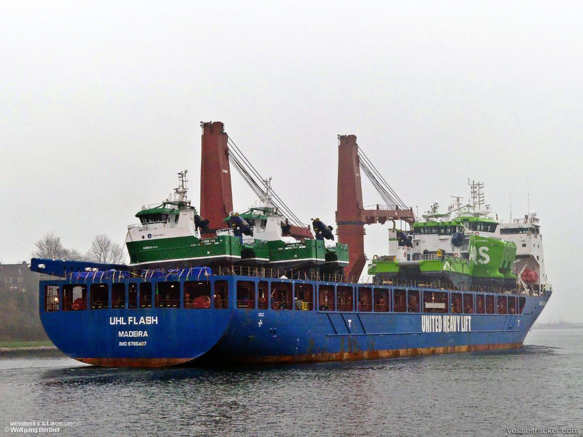 Uhl-Flash - Heavy Load Carrier vessel registered in Portugal