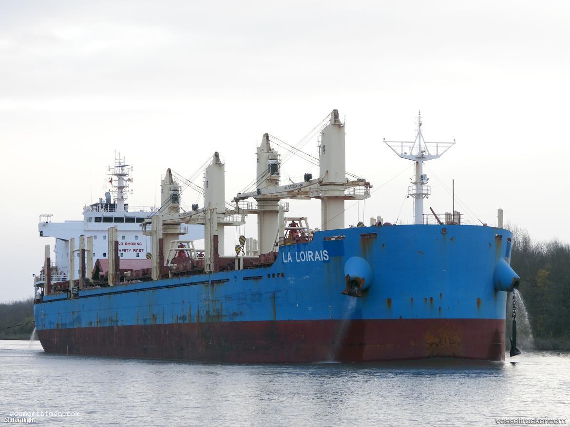 African-Petrel - Bulk Carrier vessel registered in Bahamas