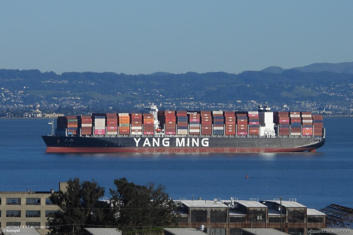 Ym-Tutorial - Container Ship vessel registered in Liberia