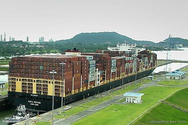 Msc-Siya-B - Container Ship vessel registered in Portugal