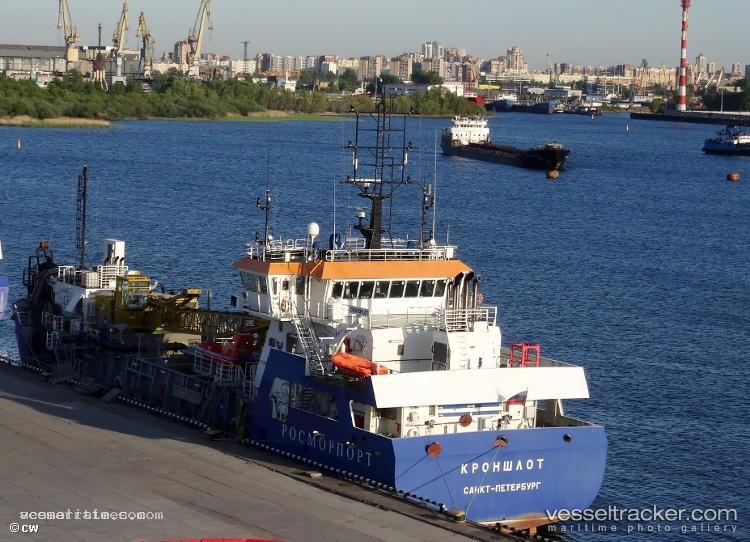 Kronshlot - Hopper Dredger vessel registered in Russia
