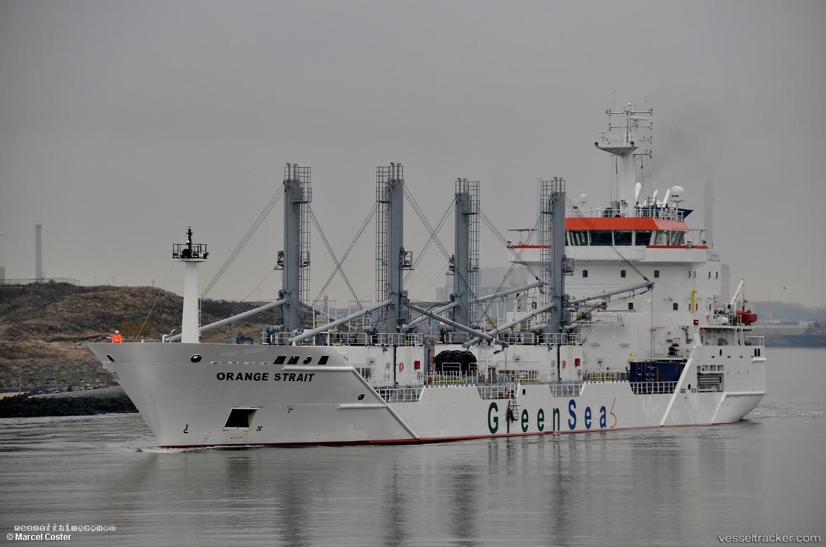 Orange-Strait - Refrigerated Cargo Ship vessel registered in Bahamas