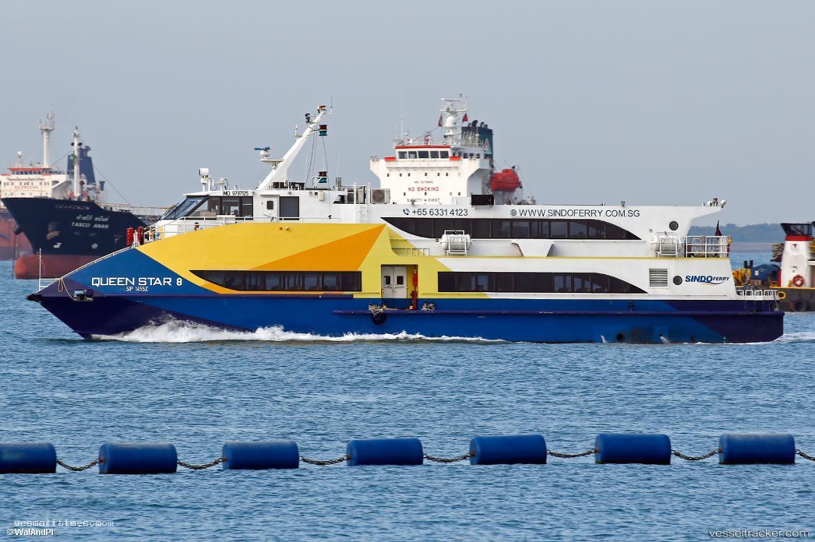Queen-Star-8 - Passenger Ship