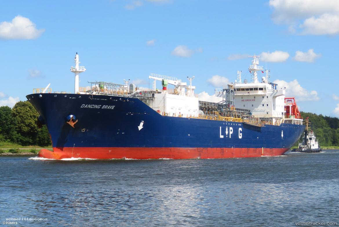 Dancing-Brave - Lpg Tanker vessel registered in Singapore