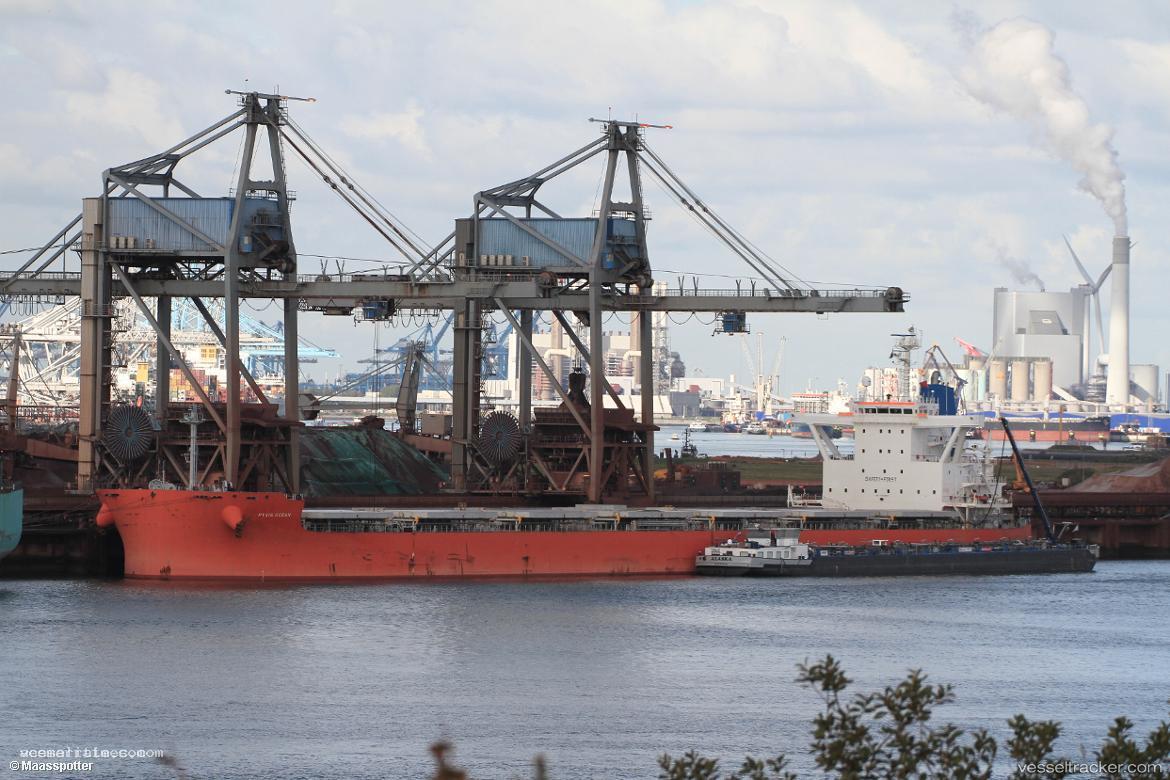 Pyxis-Ocean - Bulk Carrier vessel registered in Singapore