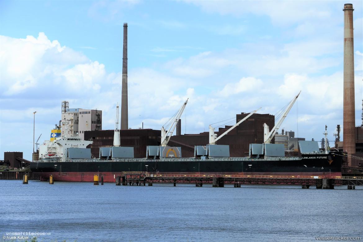 Lowlands-Future - Bulk Carrier vessel registered in Singapore