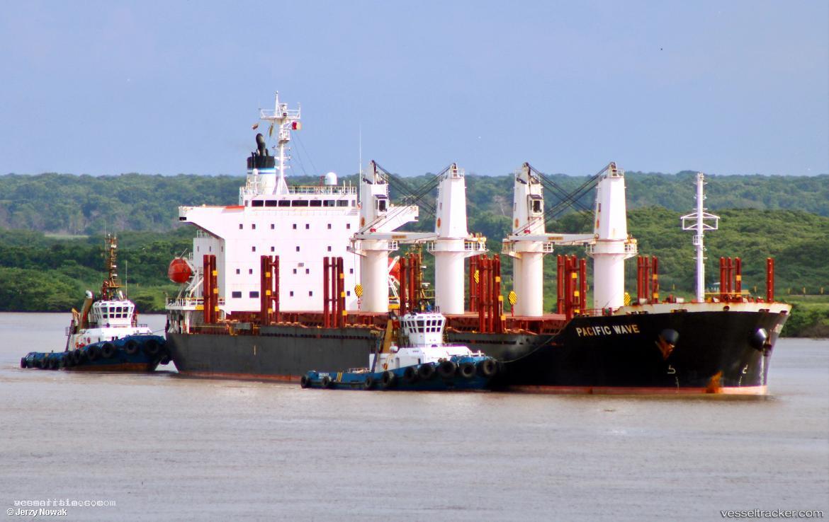 Pacific-Wave - Bulk Carrier vessel registered in Marshall Islands
