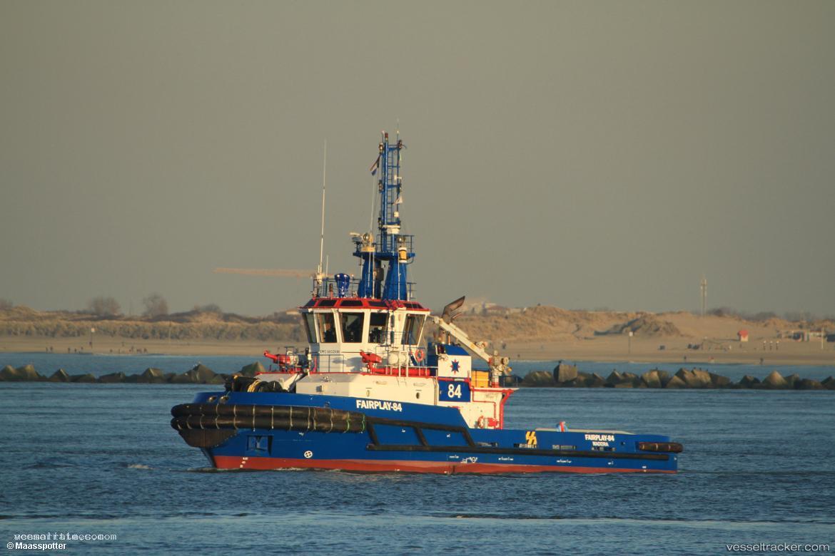 Fairplay-84 - [tug.fire_fighting_tug] vessel registered in Portugal
