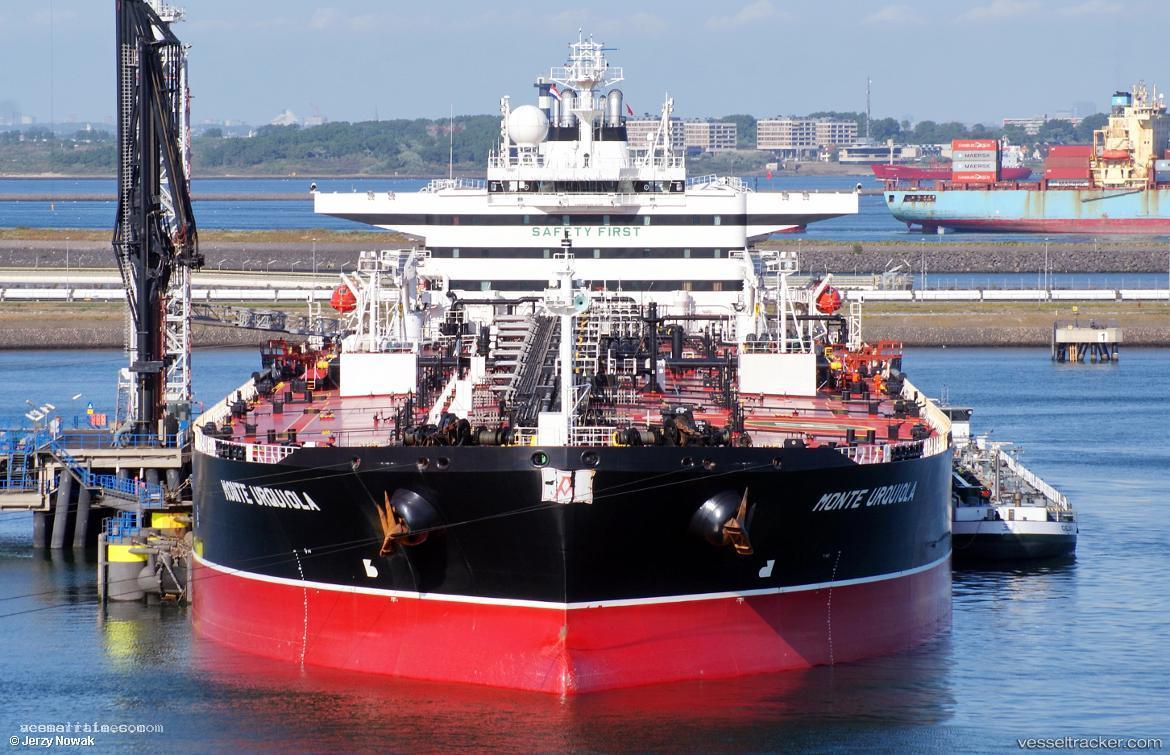 Monte-Urquiola - Crude Oil Tanker vessel registered in Portugal