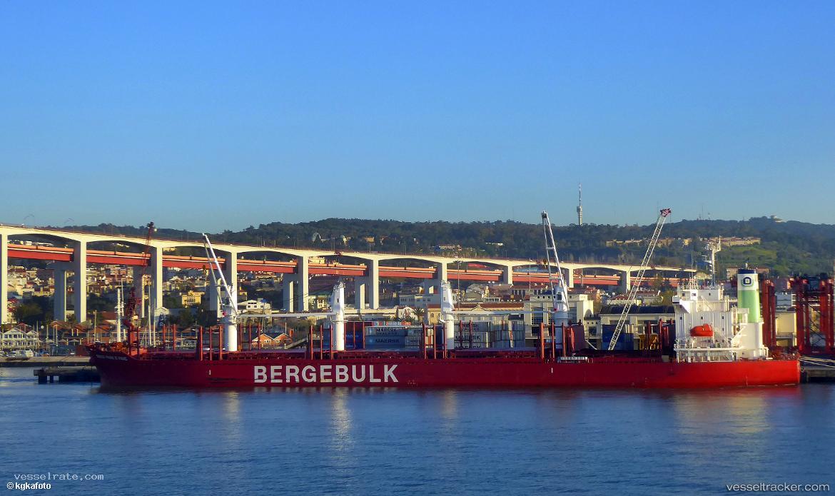 Berge-Phan-Xi-Pang - Bulk Carrier vessel registered in United Kingdom