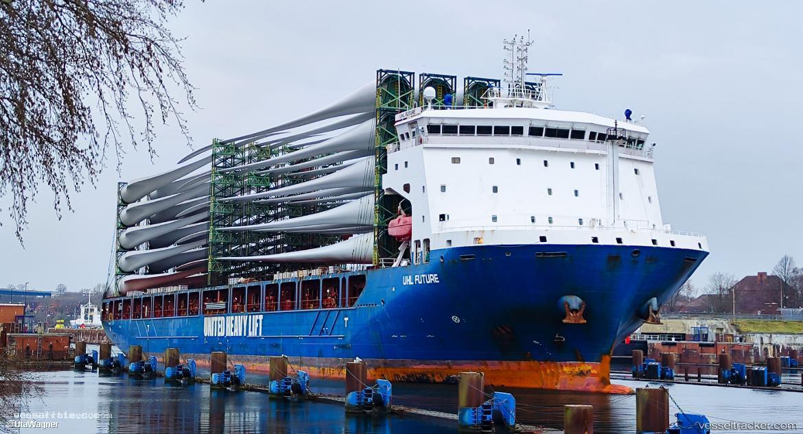 Uhl-Future - Heavy Load Carrier vessel registered in Portugal