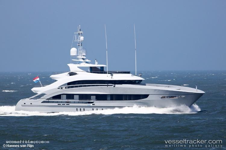 Omaha - Sailing Vessel vessel registered in Cayman Islands