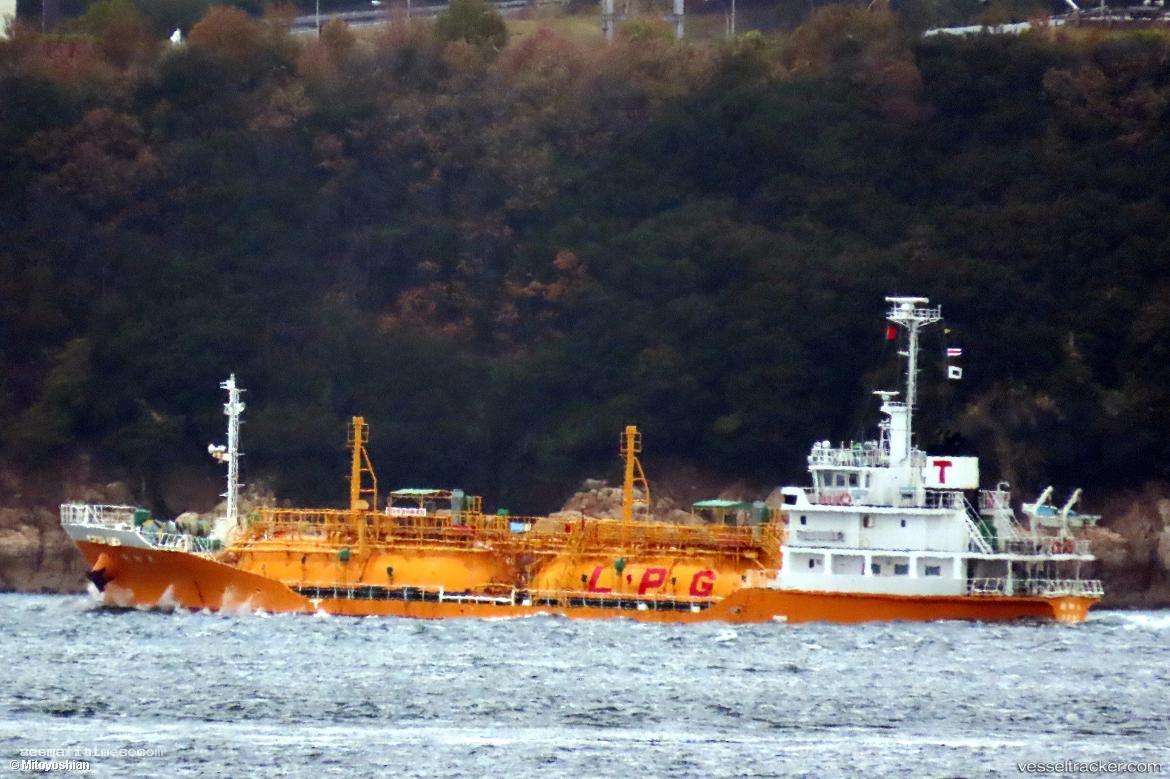 Kakuwamaru - Lpg Tanker vessel registered in Japan