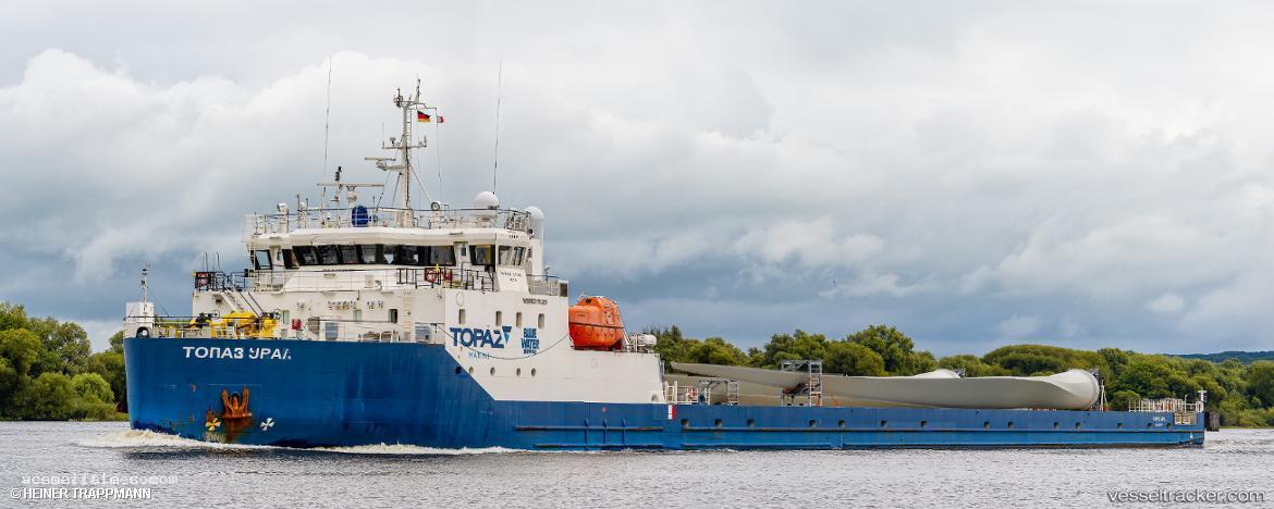 Jawar-31 - Heavy Load Carrier vessel registered in Saint Vincent and the Grenadines