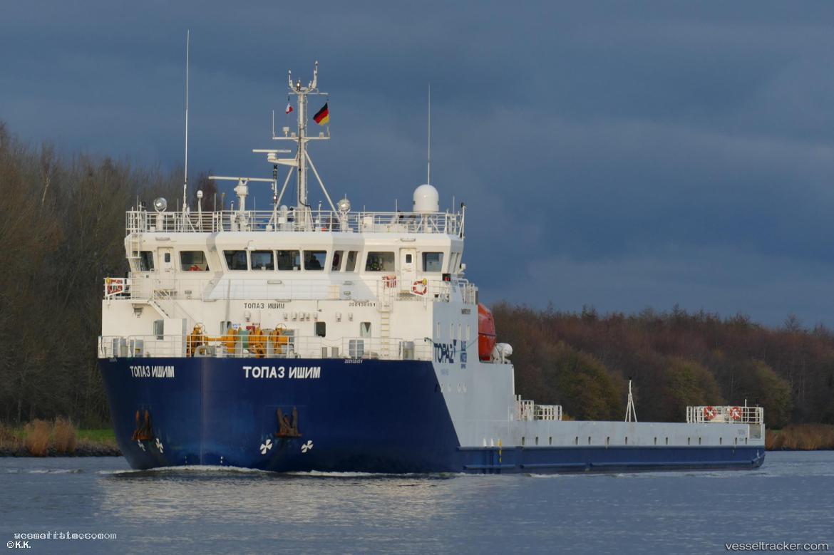 Topaz-Ishim - Heavy Load Carrier vessel registered in Marshall Islands