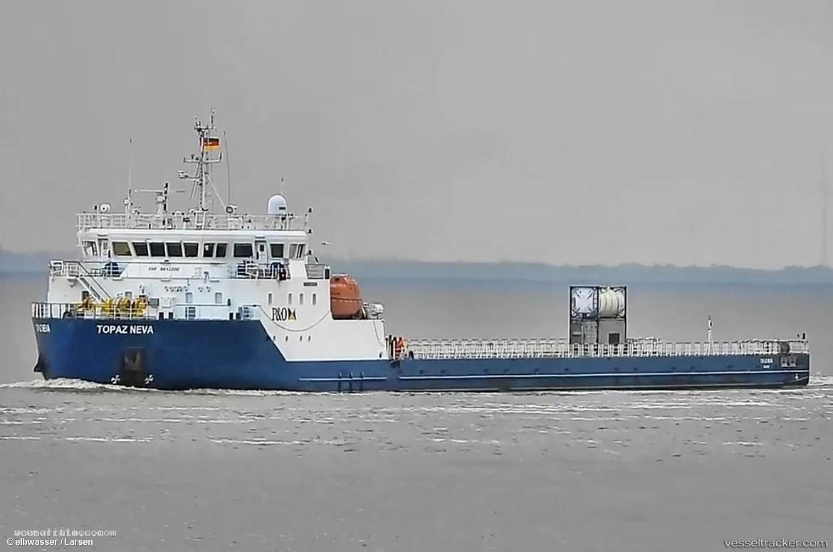 Topaz-Neva - Heavy Load Carrier vessel registered in Marshall Islands