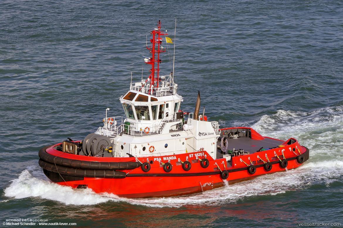 Psa-Wandann26 - Tug vessel registered in Singapore