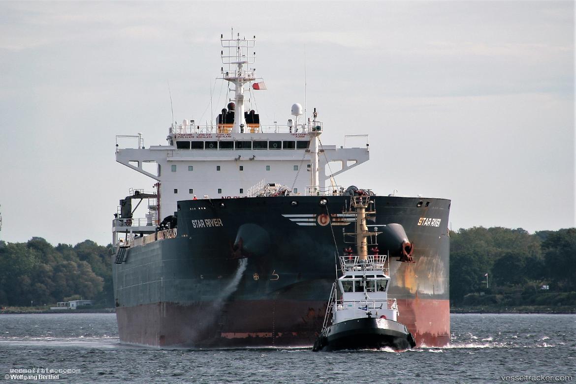 Star-River - Bitumen Tanker vessel registered in Marshall Islands