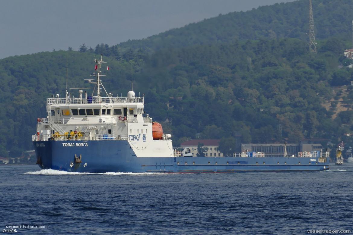 Topaz-Volga - Heavy Load Carrier vessel registered in Marshall Islands