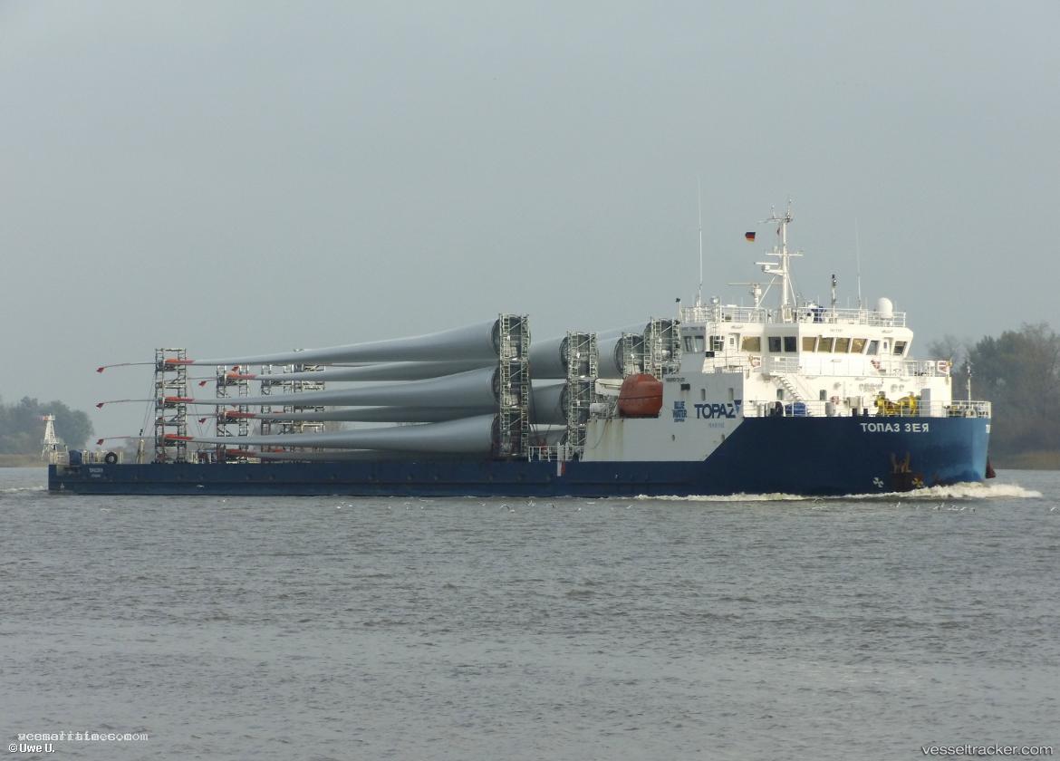 Topaz-Zeya - Heavy Load Carrier vessel registered in Philippines