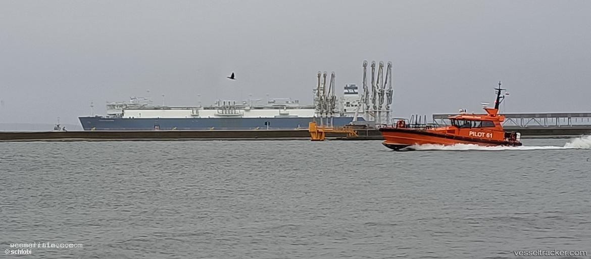 Hoegh-Galleon - Fsru Tanker vessel registered in Singapore