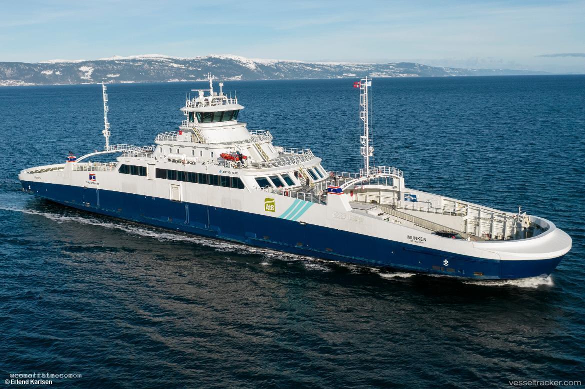 Munken - Passenger Ro Ro Cargo Ship vessel registered in Norway