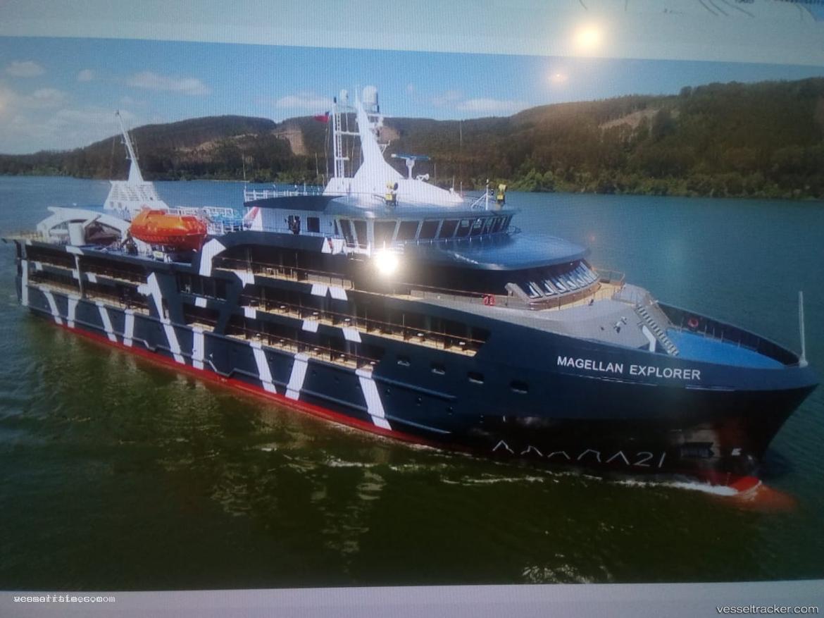 Magellan-Explorer - Cruise Ship vessel registered in Bahamas