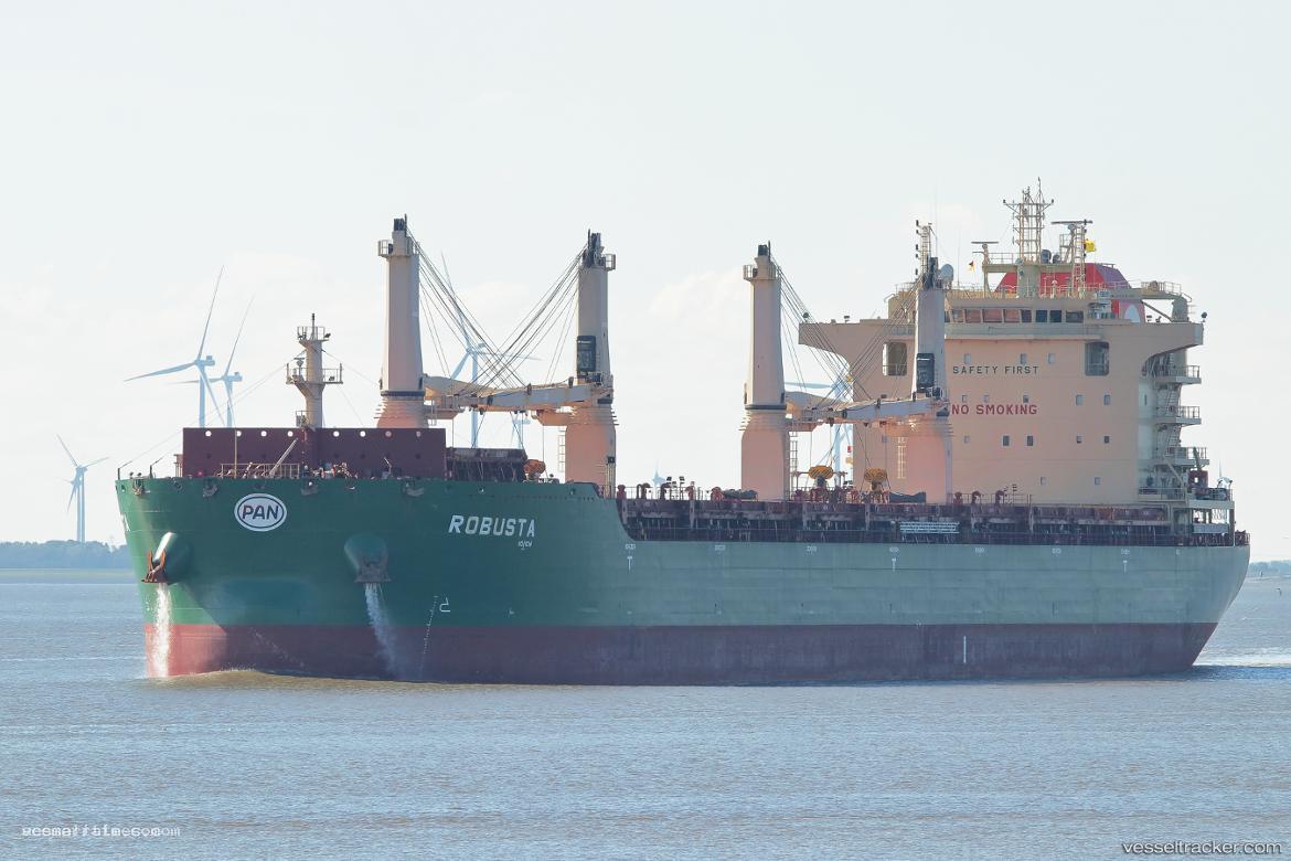 Robusta - General Cargo Ship vessel registered in Marshall Islands