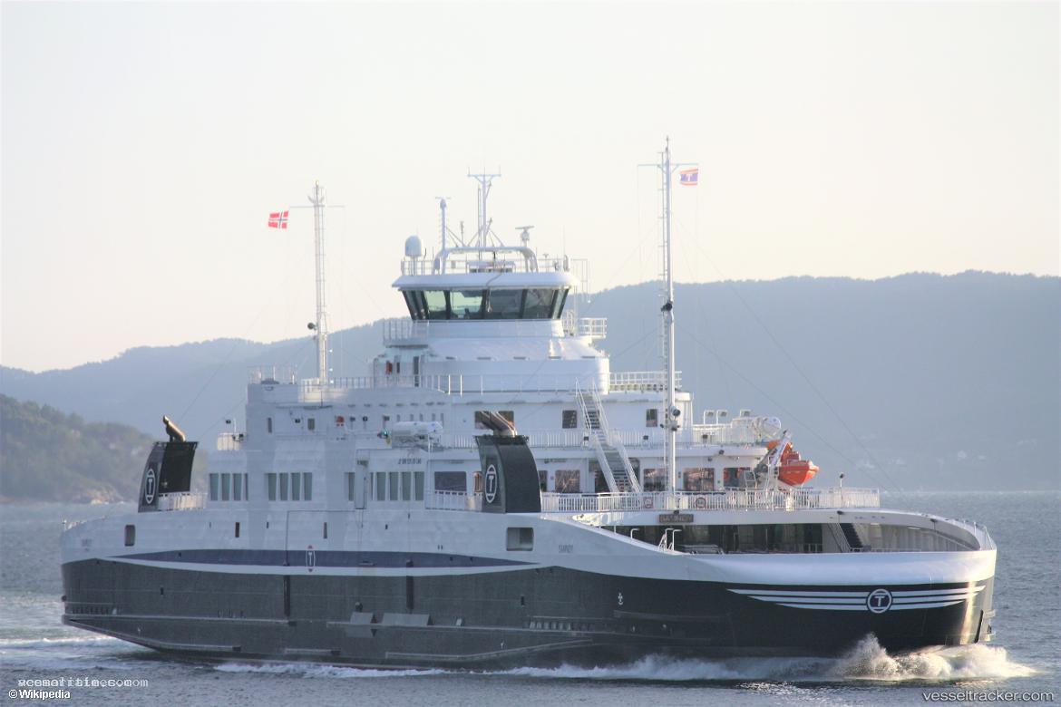 Samnoy - Passenger Ro Ro Cargo Ship vessel registered in Norway